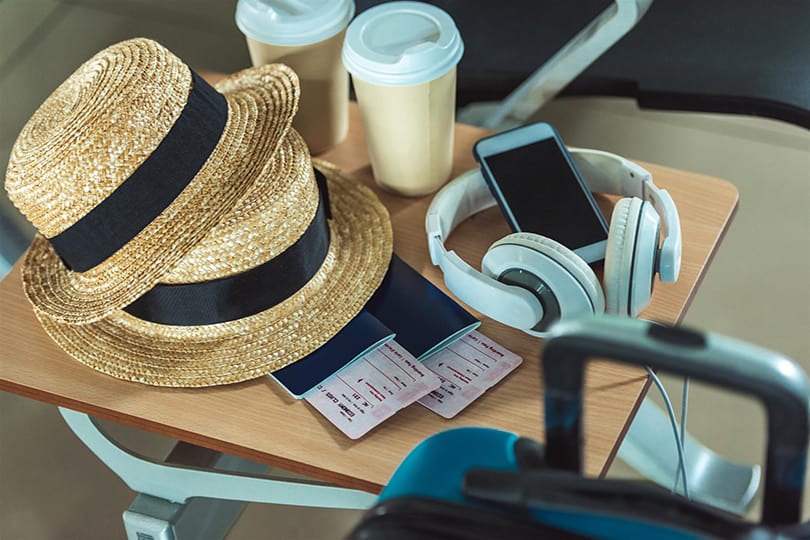 Tips for your holiday: how to manage your funds while travelling